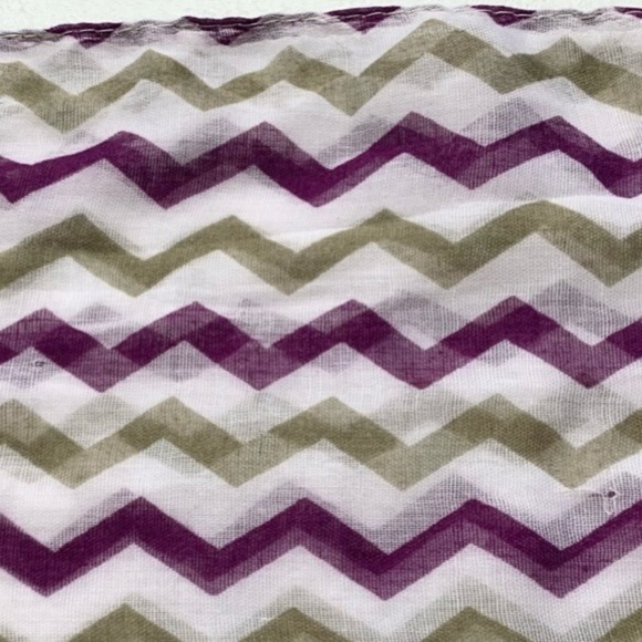 Lavello Purple and Gray Chevron Lightweight Circle Scarf - Picture 5 of 8